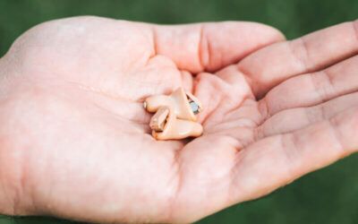 Opiniones reales sobre el uso de audífonos invisibles en verano