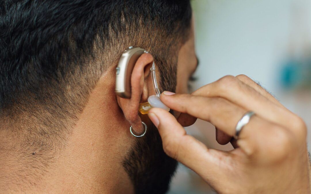 Canales y bandas en un audífono: ¿Cuántos necesitas realmente para oír bien?
